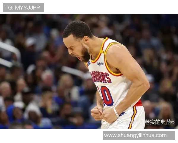 库里在对阵开拓者的精彩表现集锦回顾与分析